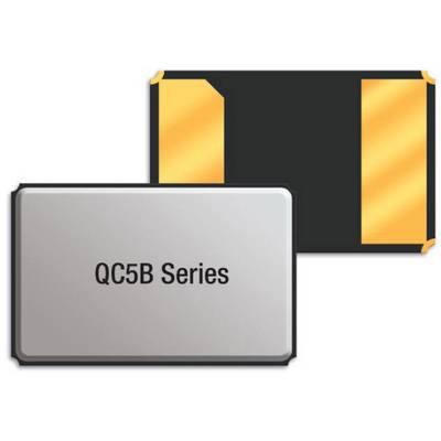 Dwa elektroniczne elementy, jeden z nich z napisem 'QC5B Series', a drugi o czarno-złotym wzorze.