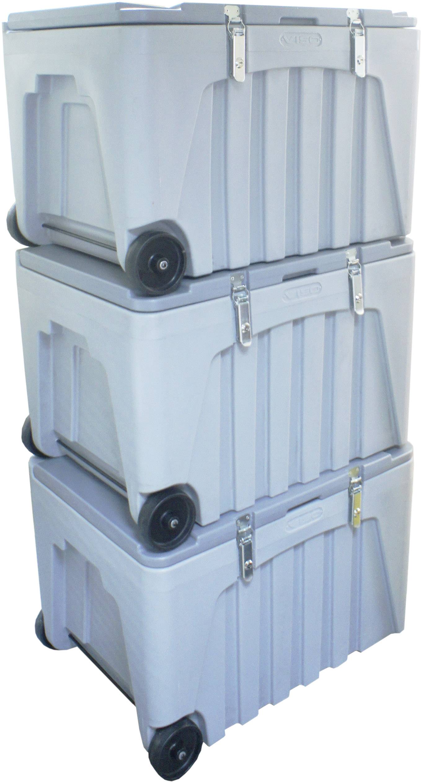 Trzy sztaplowane, szare wózki transportowe z czarnymi kółkami i metalowymi zamkami, ułożone jeden na drugim.