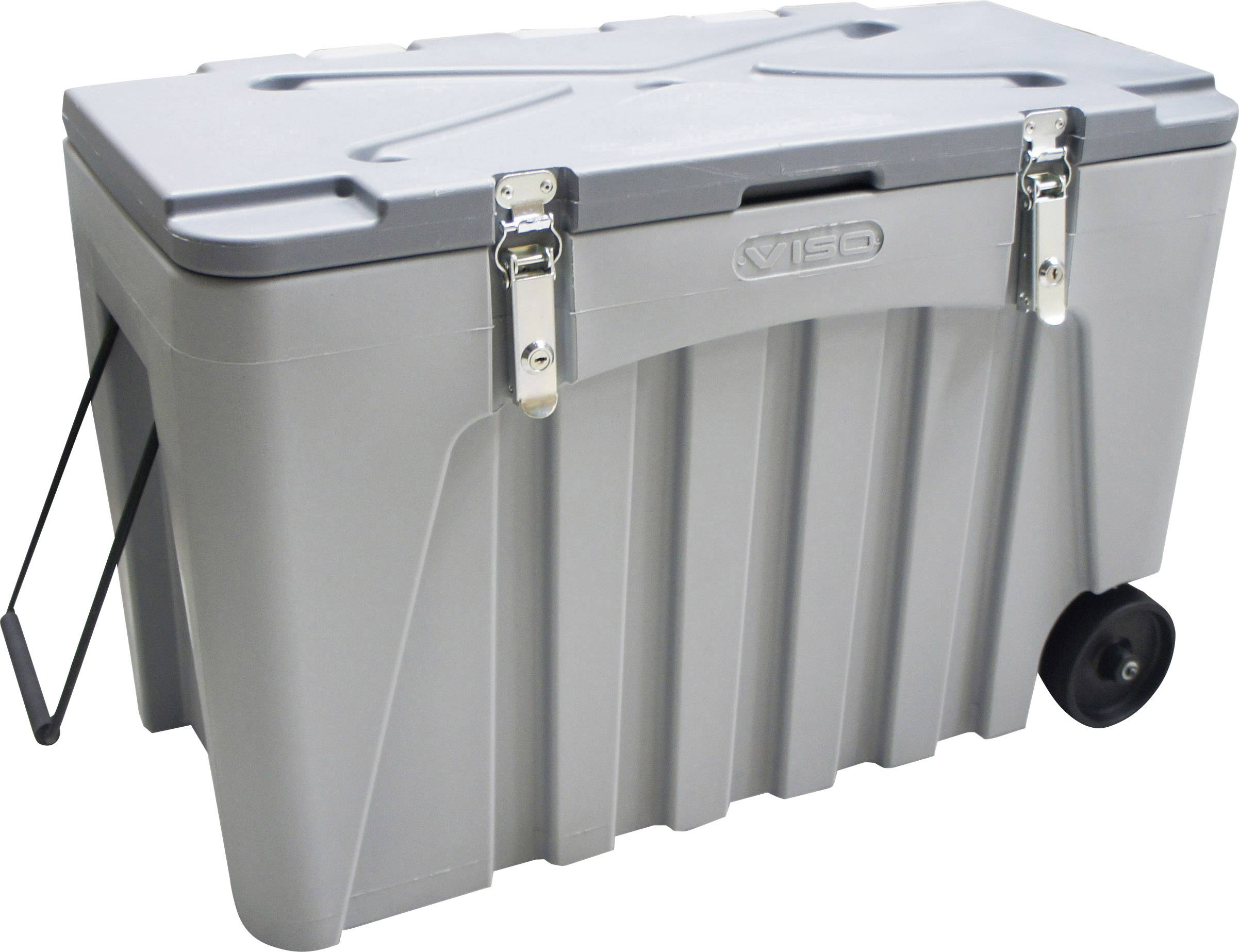 Szary, prostokątny kufer z uchwytem do przenoszenia i kółkami na spodzie, odpowiedni do transportu i przechowywania przedmiotów.