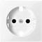 Biała, okrągła wtyczka w kwadratowej białej osłonie, z dwoma otworami na wtyczkę i jedną śrubą pośrodku.