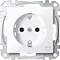 Biała wtyczka w metalowej ramce, odpowiednia dla regionu europejskiego, z dwoma gniazdkami i stykiem uziemienia.