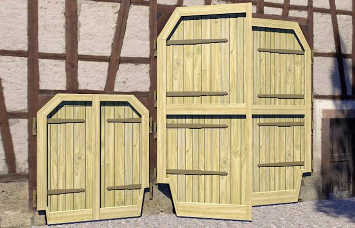 Drewniane drzwi różnych rozmiarów przed ścianą domu w stylu szachulcowym, światło słoneczne rzuca cienie, rustykalna atmosfera.