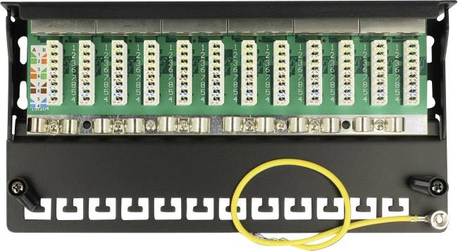 Pole przyłączeniowe z wieloma połączeniami kablowymi i kolorowym oznakowaniem, prezentujące uporządkowany układ złączy i śrub.