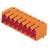 Pomarańczowy złącz wtykowy z wieloma stykami metalowymi, widok z boku. Stosowany do połączeń elektronicznych.