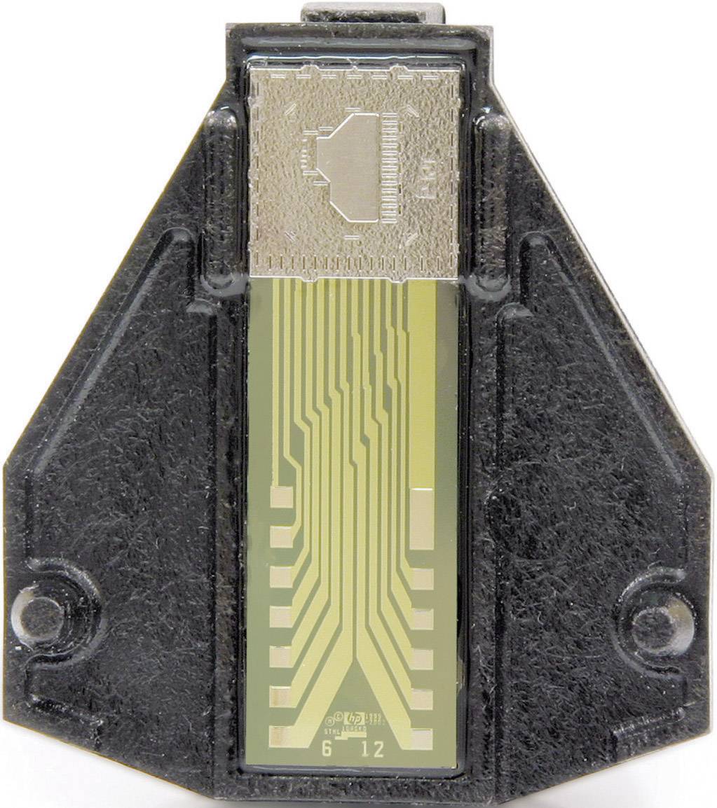 Zbliżenie elektronicznego obwodu na czarnej obudowie z tworzywa sztucznego, przedstawiające komponenty i ścieżki przewodzące.