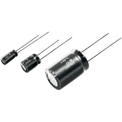 Trzy elektrolity kondensatory o różnych rozmiarach z oznaczeniami wskazującymi tolerancję temperatury do +85°C oraz ich pochodzenie.