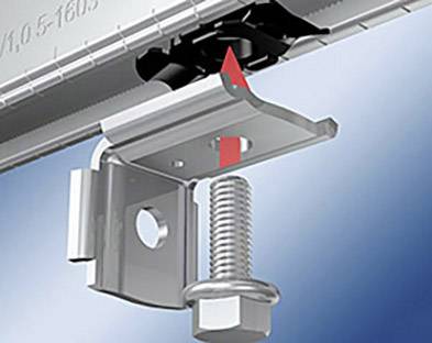 Uchwyt metalowy ze śrubą i nakrętką. Czerwona strzałka wskazuje na czarny plastikowy klips zabezpieczający mocowanie.