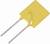 Żółty, prostokątny element elektroniczny z dwoma metalowymi nóżkami, prawdopodobnie termistor lub rezystor, na białym tle.