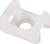 Biała, prostokątna klema z tworzywa sztucznego z centralnym otworem, prawdopodobnie służąca do mocowania lub zabezpieczania przewodów.