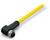 Żółty kabel z czarnym złączem kątowym i metalowym wtykiem, odpowiedni do zastosowań przemysłowych.