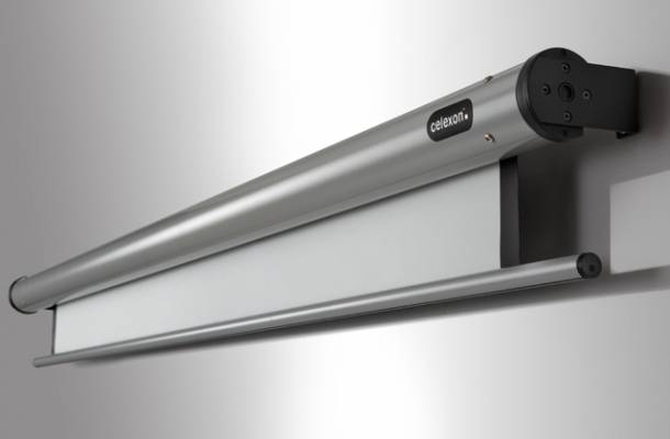 Metalowy element sprzętowy zamontowany na ścianie. Cylindryczny kształt z węższą, poziomą listwą umieszczoną poniżej.