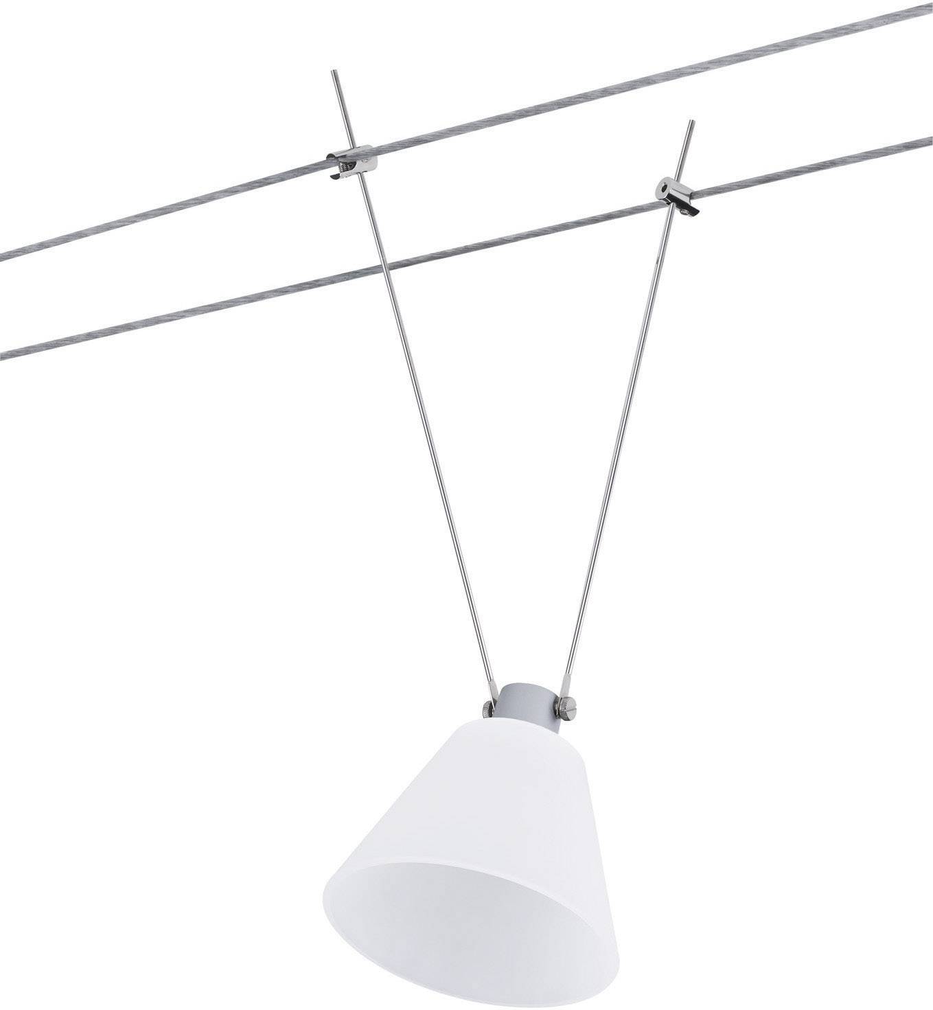 Biała lampa wisząca zamocowana na systemie linowym, idealna do nowoczesnych wnętrz.