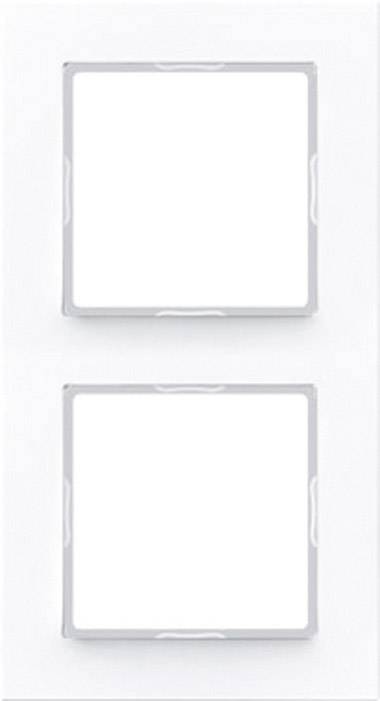 Pusta podwójna ramka gniazda elektrycznego na białym tle.