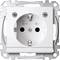 Białe gniazdo elektryczne z bolcem ochronnym, otoczone metalową ramką, przeznaczone do montażu w ścianie.