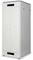 Biały, prostokątny metalowy szafa z dwoma drzwiami i otworami wentylacyjnymi u dołu. Używana do przechowywania urządzeń technicznych lub serwerów.
