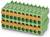 Zielony blok złączek z dwoma rzędami pomarańczowych zacisków. Służy do elektrycznego podłączania przewodów.
