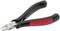 Narzędzie tnące z czerwonymi i czarnymi uchwytami, odpowiednie do precyzyjnego cięcia przewodów lub delikatnych materiałów.