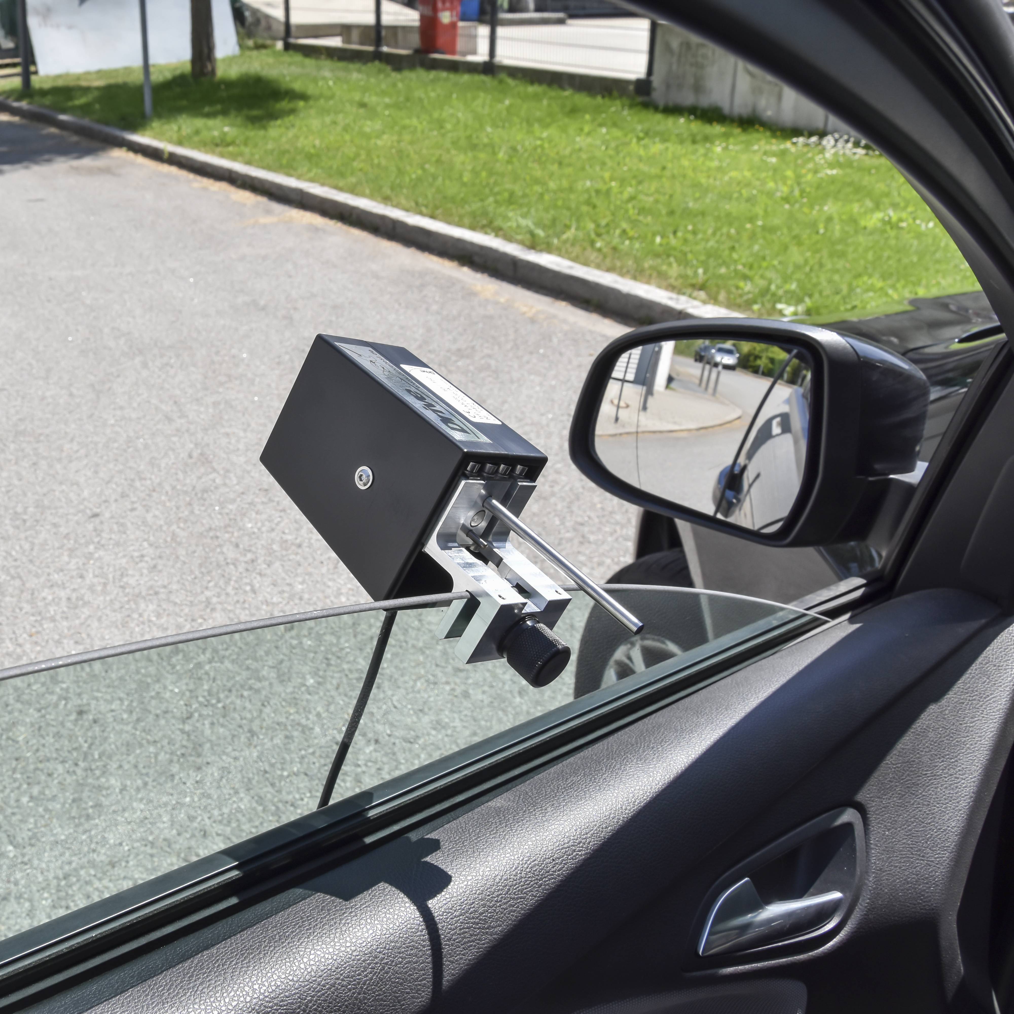 Калібрування ньютон-метра PCE Instruments (ISO)