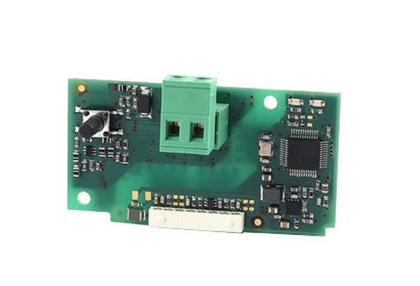 Zielona płytka drukowana z różnymi elementami elektronicznymi, w tym czarnym przyciskiem, chipami i zielonym złączem.