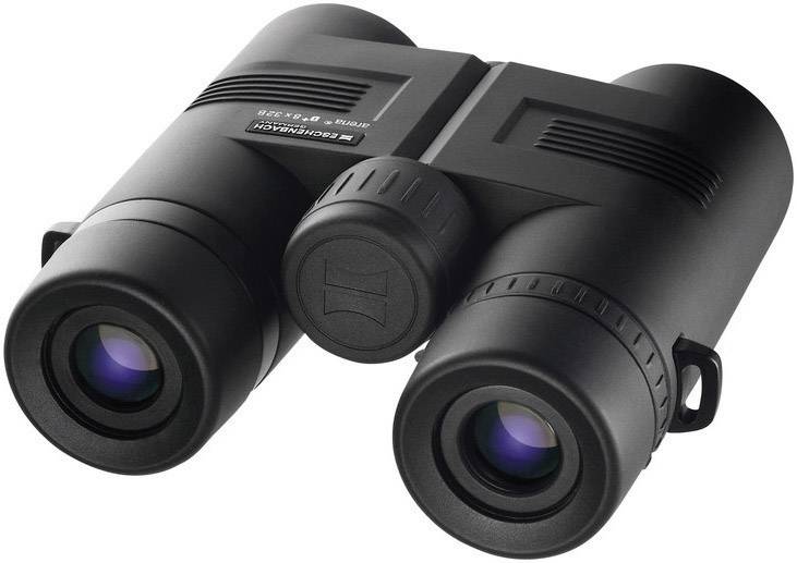 Czarna lornetka z soczewkami w niebiesko-fioletowych odcieniach, sfotografowana z bliska na białym tle.