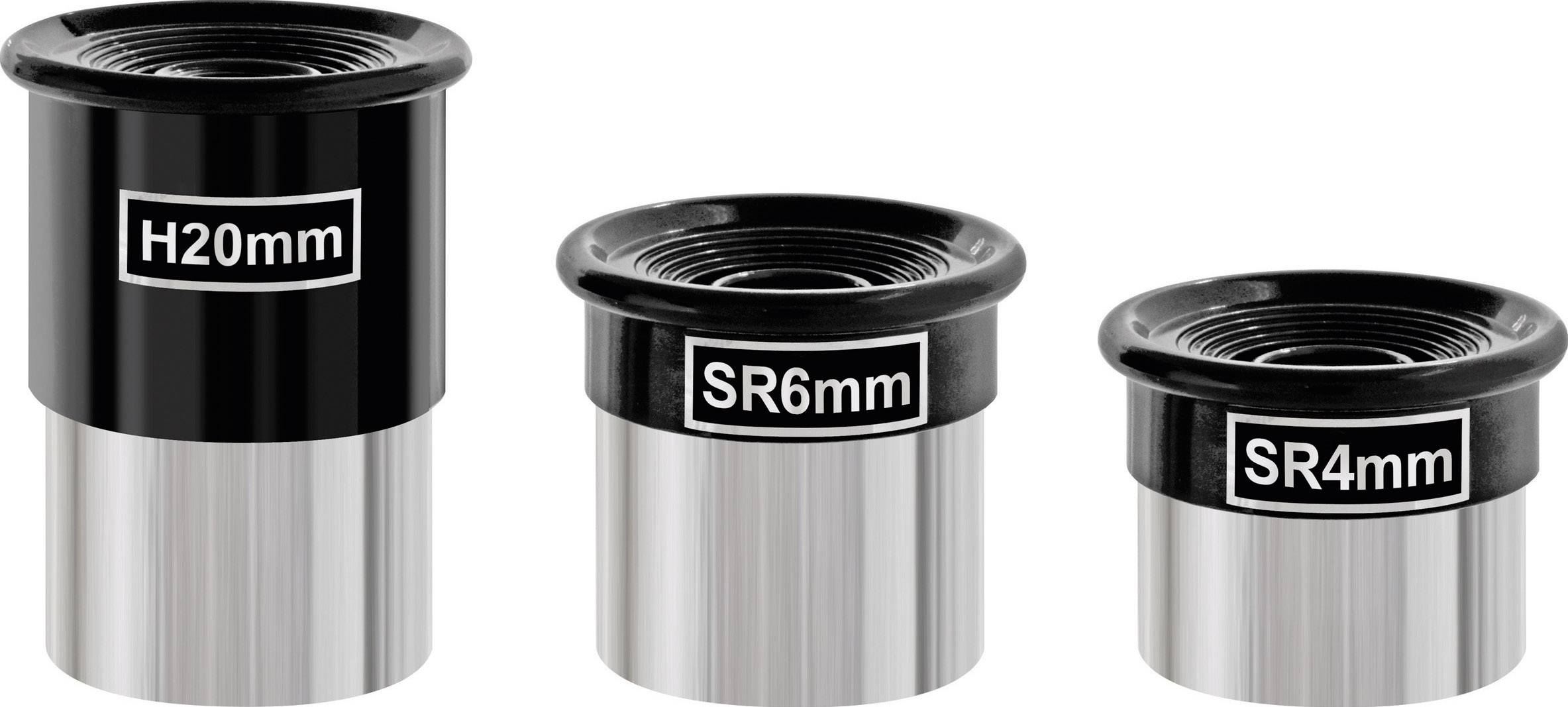 Trzy obiektywy teleskopowe o różnych rozmiarach ułożone obok siebie: z lewej strony 'H20mm', pośrodku 'SR6mm', z prawej strony 'SR4mm'. W kolorach czarnym i srebrnym.
