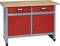Czerwony stół warsztatowy z dwoma szufladami i dwoma zamykanymi drzwiczkami, metalowa rama i drewniany blat roboczy.