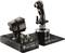 Joystick Thrustmaster HOTAS Warthog oraz przepustnica do symulatorów lotniczych, wykonane z metalu i wyposażone w różne przyciski i przełączniki.