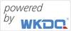 Logo 'Powered by WKDQ' w kolorze niebieskim.