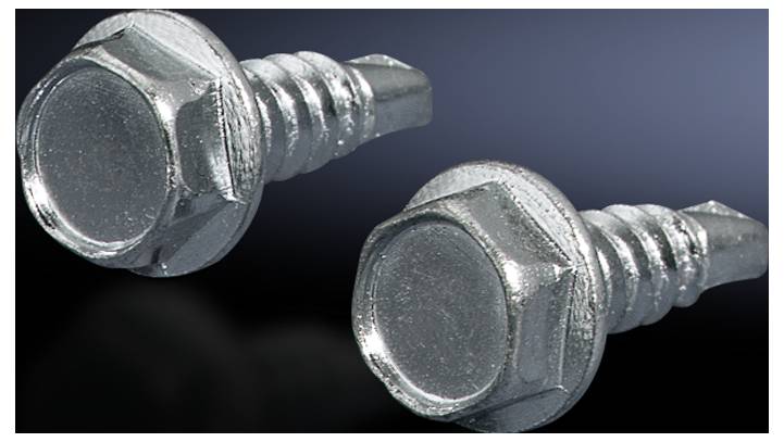 Dve strieborné šesťhranné skrutky so samoreznými závitmi umiestnené na tmavom pozadí.