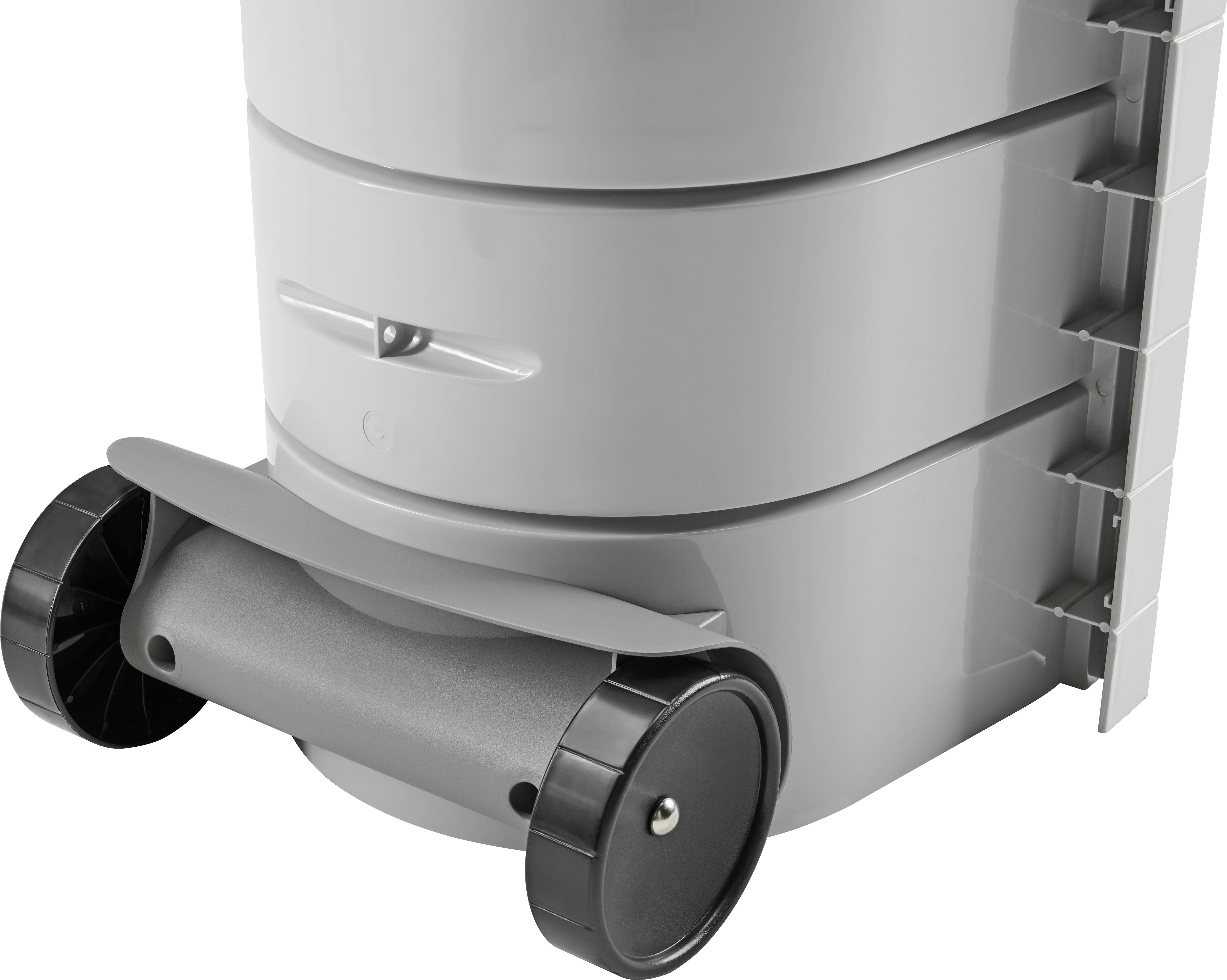 Sivý odpadkový kontajner na kolieskach s viacerými uloženými priečinkami a vyťahovateľnou rukoväťou dole pre ľahké premiestňovanie.