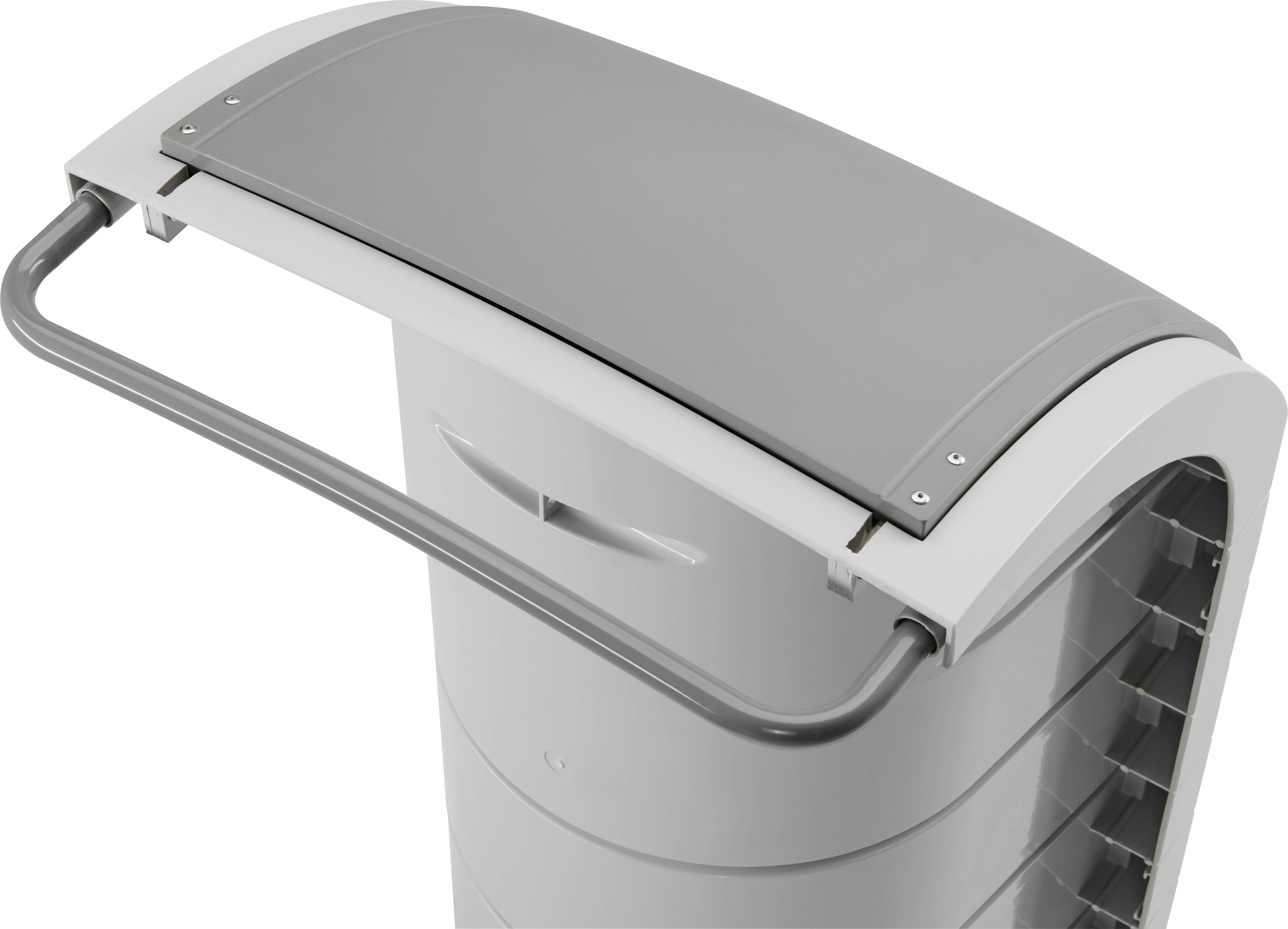 Šedý odpadkový kôš so zatváracím vekom a rukoväťou, vhodný do kuchyne alebo kancelárie.