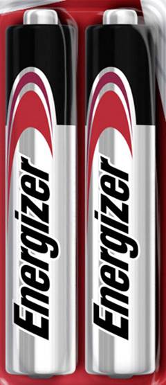 Dve AA batérie značky Energizer v čiernom, červenom a striebornom obale, vedľa seba.