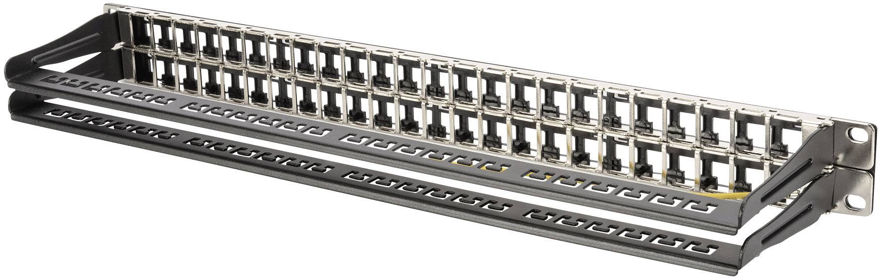 Patch panel s viacerými portami, používaný na organizáciu a prepájanie sieťových pripojení v serverovni alebo dátovom centre.