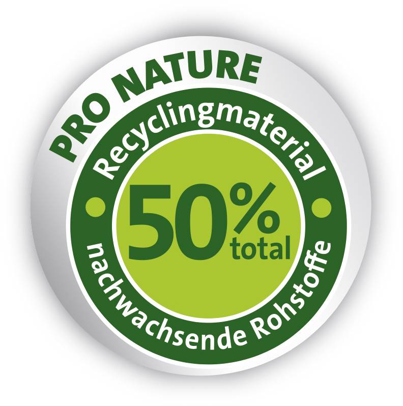 Etiketa s nápisom "Pro Nature: Recyklovaný materiál 50% celkom, obnoviteľné suroviny" na zelenom pozadí.