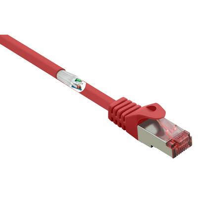 Červený ethernetový kábel s konektorom RJ45, ktorý sa používa na sieťové pripojenie.