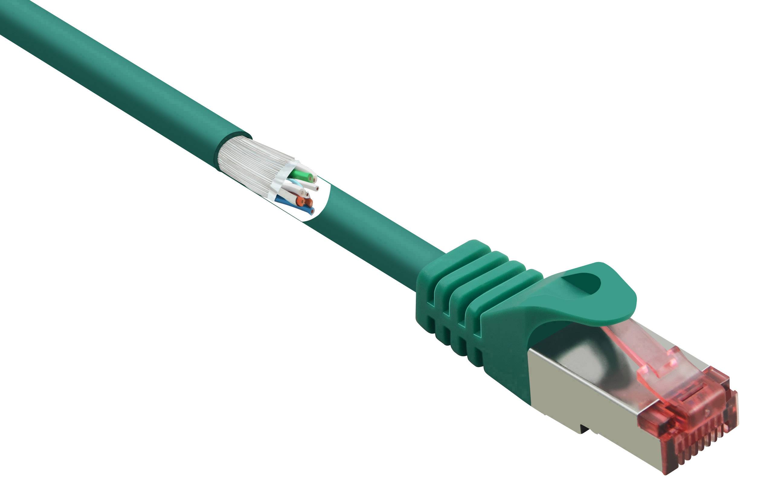 Zelený ethernetový kábel s červeným konektorom, ktorý sa používa v sieťach na prepojenie zariadení pre prenos dát.