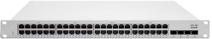 Sieťový prepínač s 48 ethernetovými portami a 4 SFP portami, vhodný na správu a prepájanie sieťových zariadení v racku.