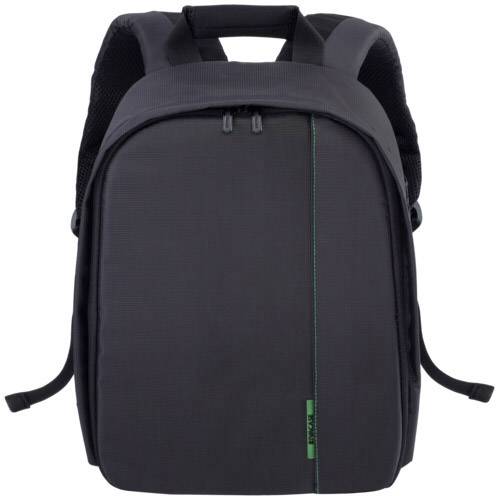 Čierny ruksak s minimalistickým dizajnom a zelenými akcentmi na prednej strane.