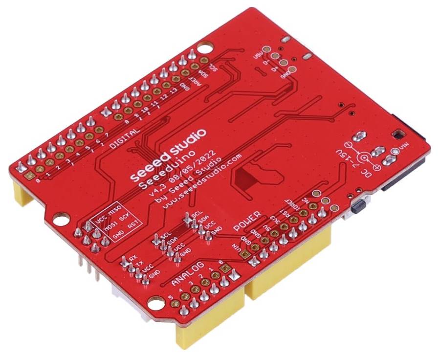 Červená elektronická doska s potlačou 'seeed studio'. Zobrazuje prepojenia, konektory a technické detaily.
