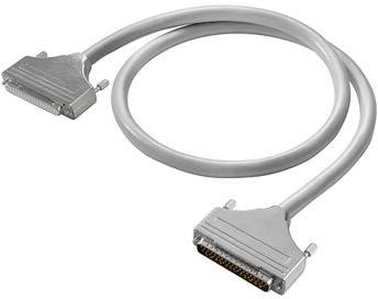Sivý paralelný dátový kábel so zásuvkami na oboch koncoch, vhodný pre staršiu počítačovú hardvéru a tlačiarenské pripojenia.