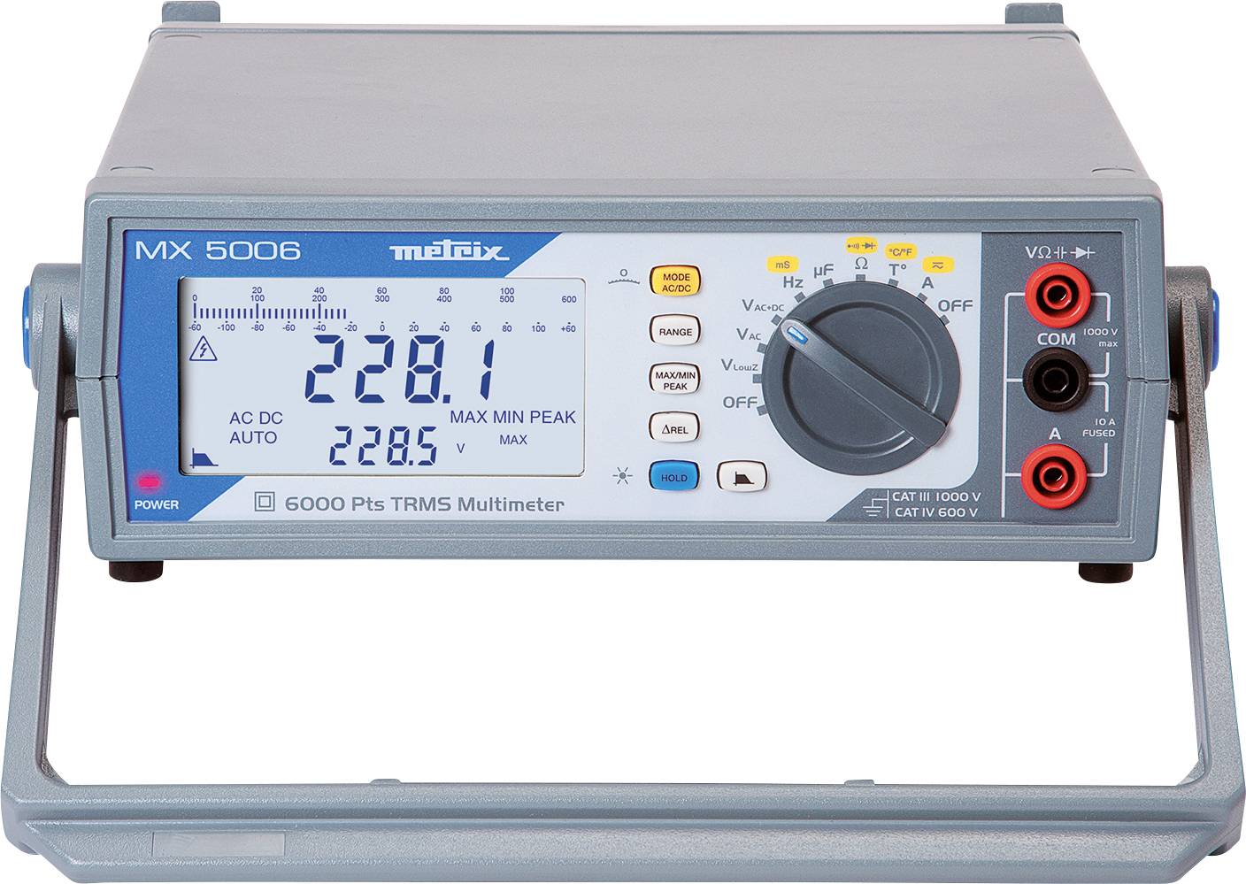 Digitálny multimeter na stojane s displejom zobrazujúcim '228,1'. Otočný prepínač na nastavenie. Meracie vstupy vpravo.