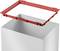 Veľká, otvorená obdĺžniková krabica z bieleho materiálu s odnímateľným červeným rámom, ktorý sa vznáša nad ňou.