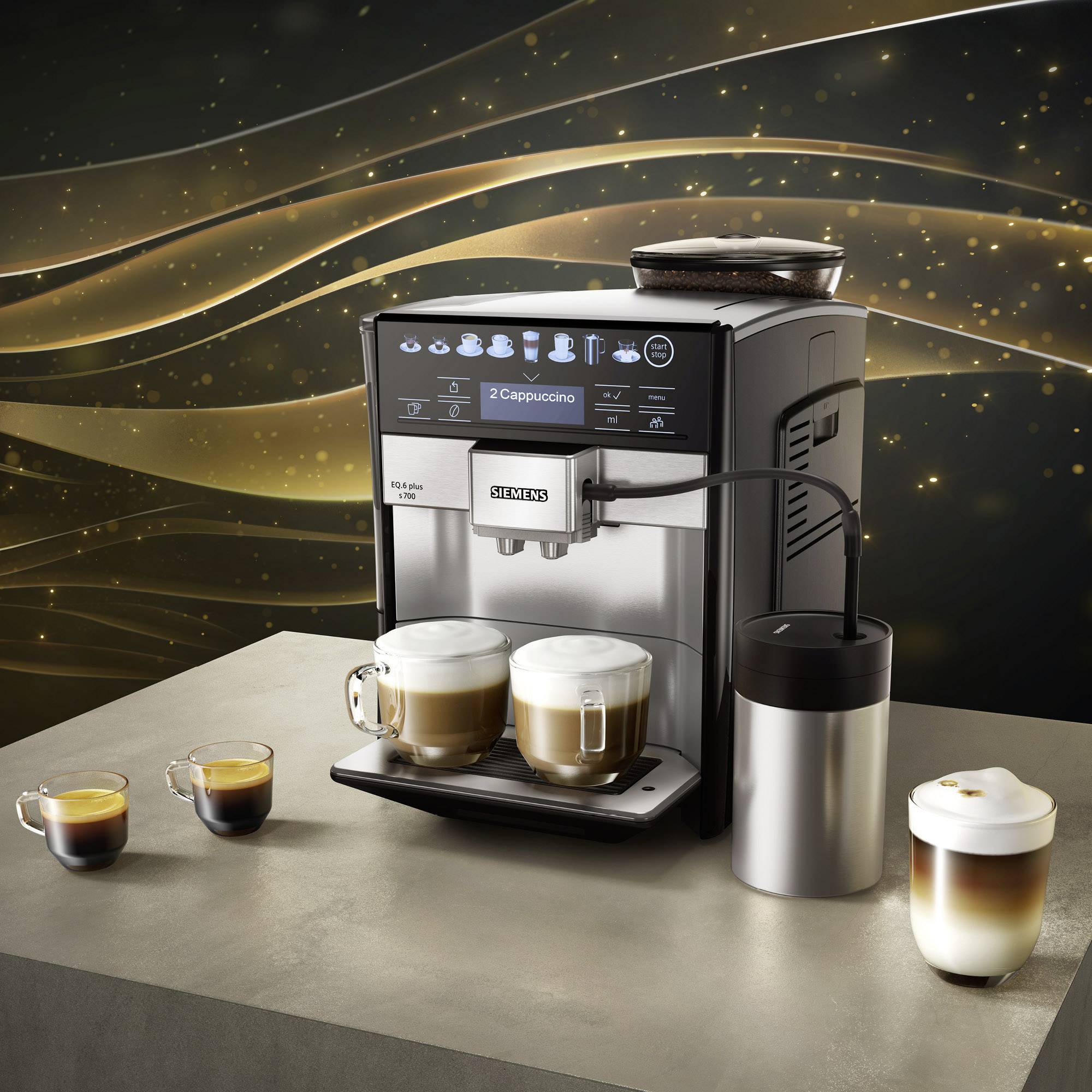 Espresso automat s dotykovým displejom pripravuje dva cappuccina. Vedľa sú šálky s mliečnou penou a kávou. Elegantné pozadie.