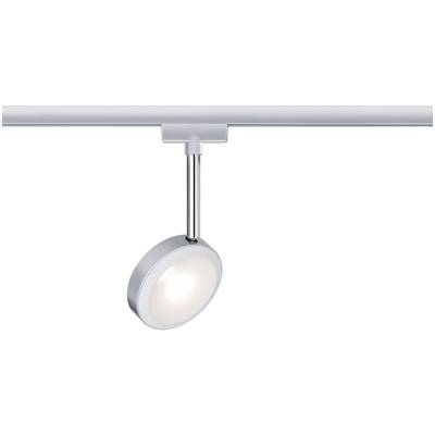 Lampa so svetlometom v modernom dizajne, namontovaná na stropnej koľajnici, s okrúhlou, nastaviteľnou hlavou. Energeticky úsporná a flexibilne nasmerovaná.