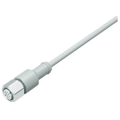 Sivý koaxiálny kábel s guľatou zástrčkou, ktorý sa používa na prepojenie elektronických zariadení.
