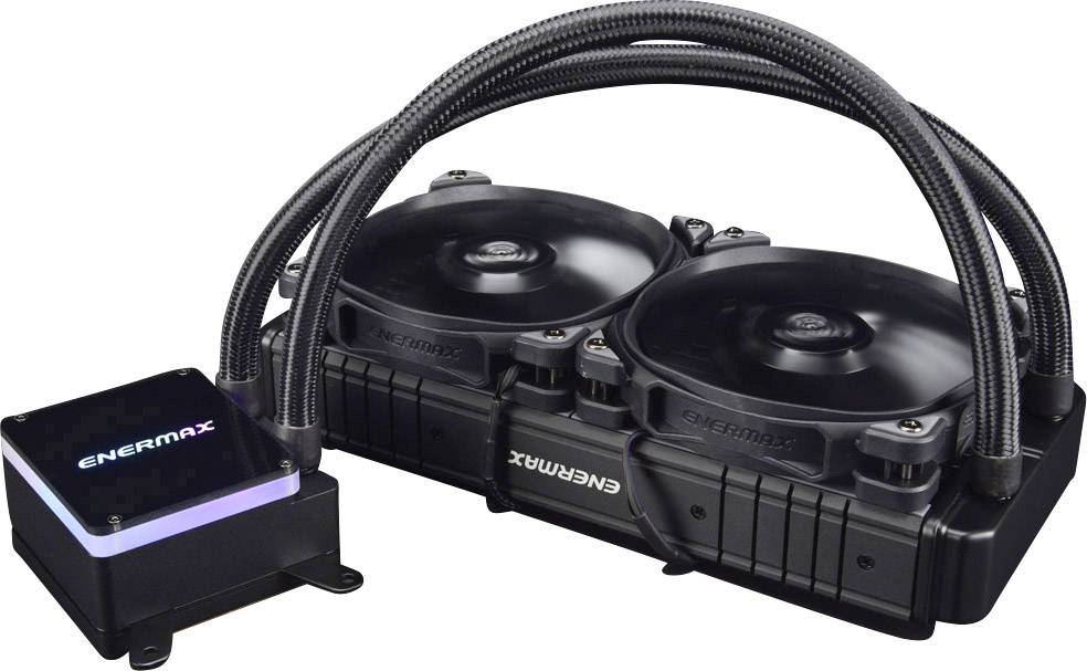 Systém kvapalinového chladenia s dvoma ventilátormi a krytom chladiča. Káble a prípojky sú viditeľné. Značkový názov 'Enermax' na oboch komponentoch.