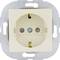 Béžová zásuvka v kovovom držiaku, pripravená na montáž na stenu.