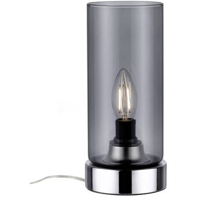 Moderná stolná lampa s valcovitým, priehľadným skleneným tienidlom a viditeľnou žiarovkou na striebornom podstavci.