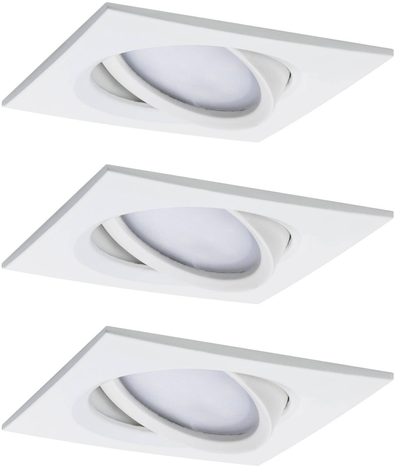 Tri biele, štvorcové stropné svietidlá s nastaviteľnými LED svetlami usporiadané v rade. Vhodné pre modernú výbavu priestoru.