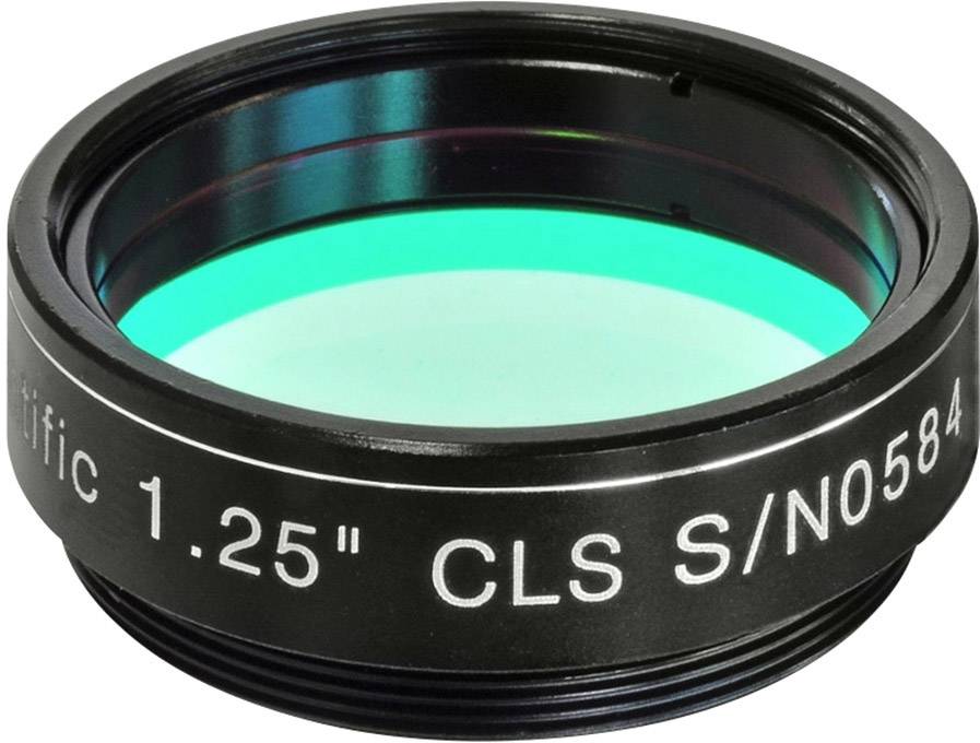 Guľatý čierny filter s nápisom '1.25" CLS S/N0584', používaný na zlepšenie pozorovania oblohy prostredníctvom teleskopov.